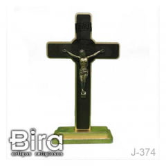 Crucifixo de Mesa em MDF São Bento - 17cm - Cód. J-374